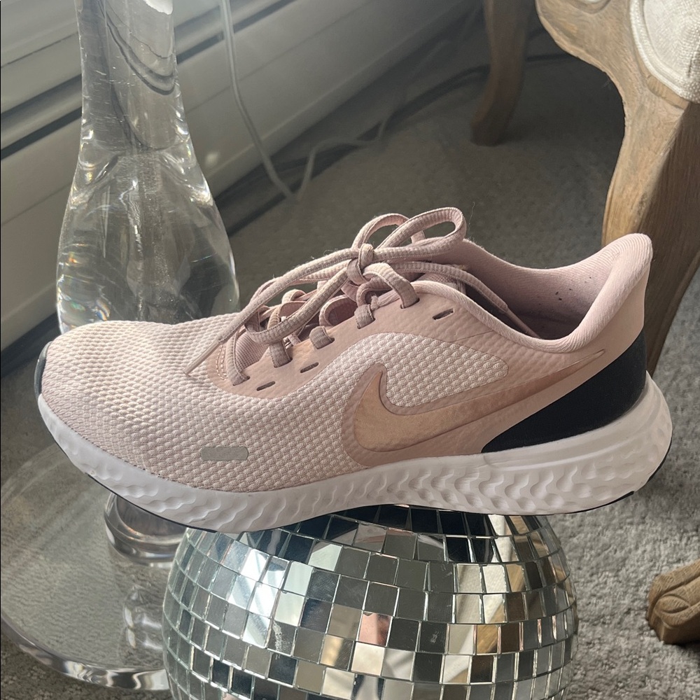 Nike Women's Blush Pink Sneakers - Picture 8 of 9
